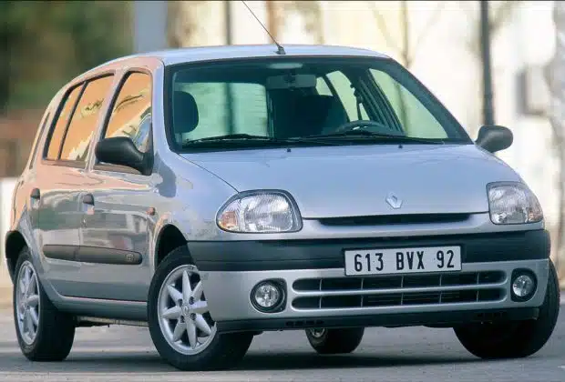 boîtier d’origine anti-démarrage d’une voiture Renault Clio 2 